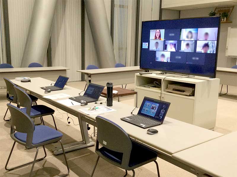 先輩社員との座談会