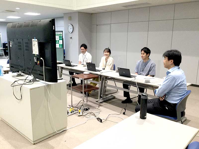 先輩社員との座談会