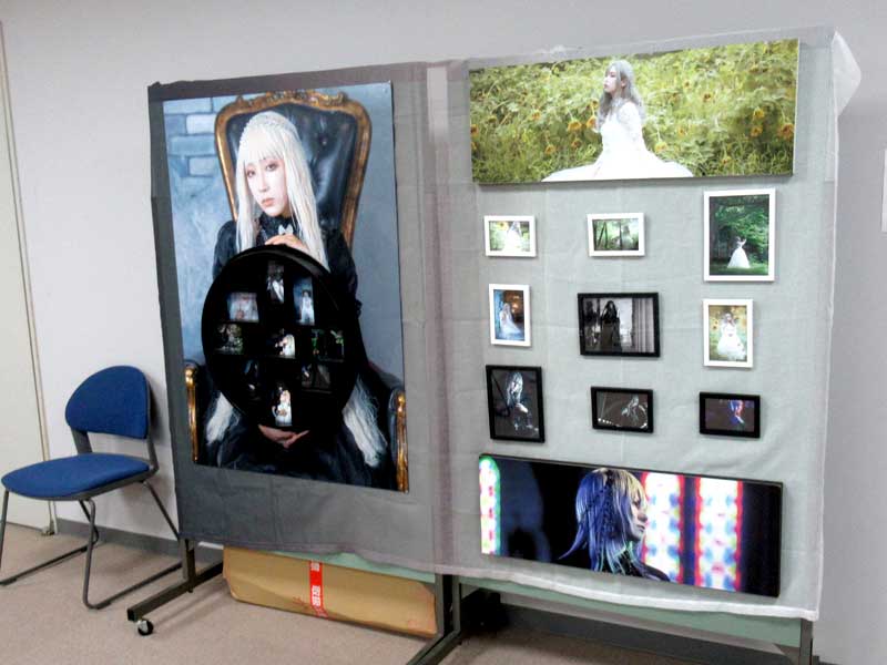 個展