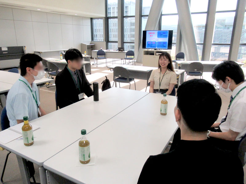 先輩社員とのグループディスカッション