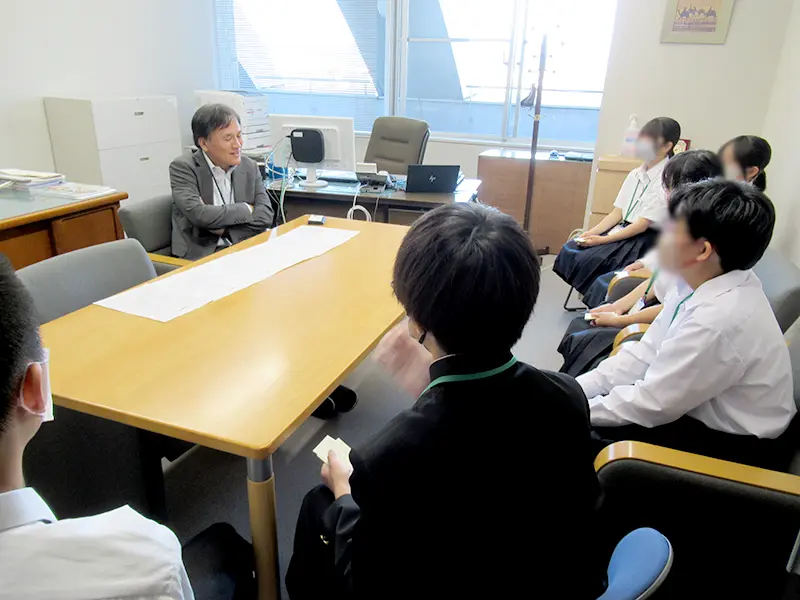 会長室訪問と名刺交換