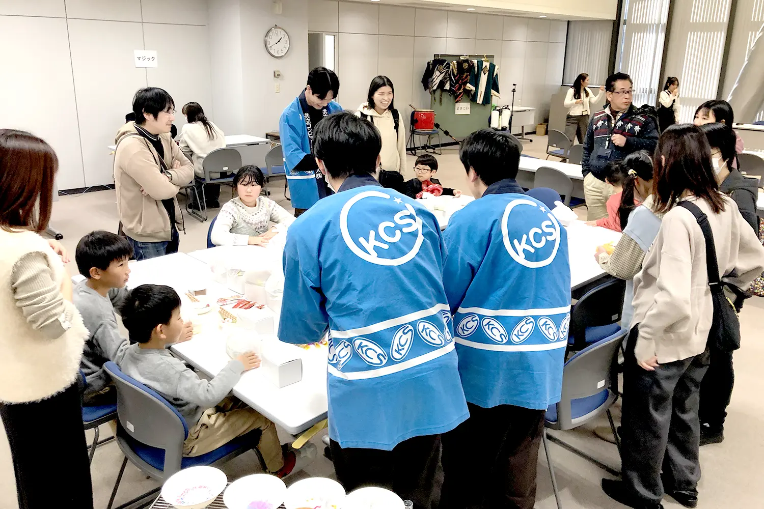 お菓子の家作り体験コーナー